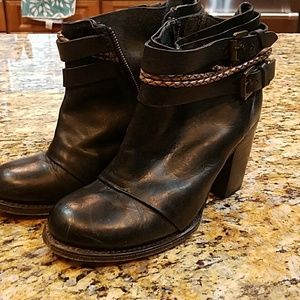 Freebird Lion Size 9 Black Distressed Boots